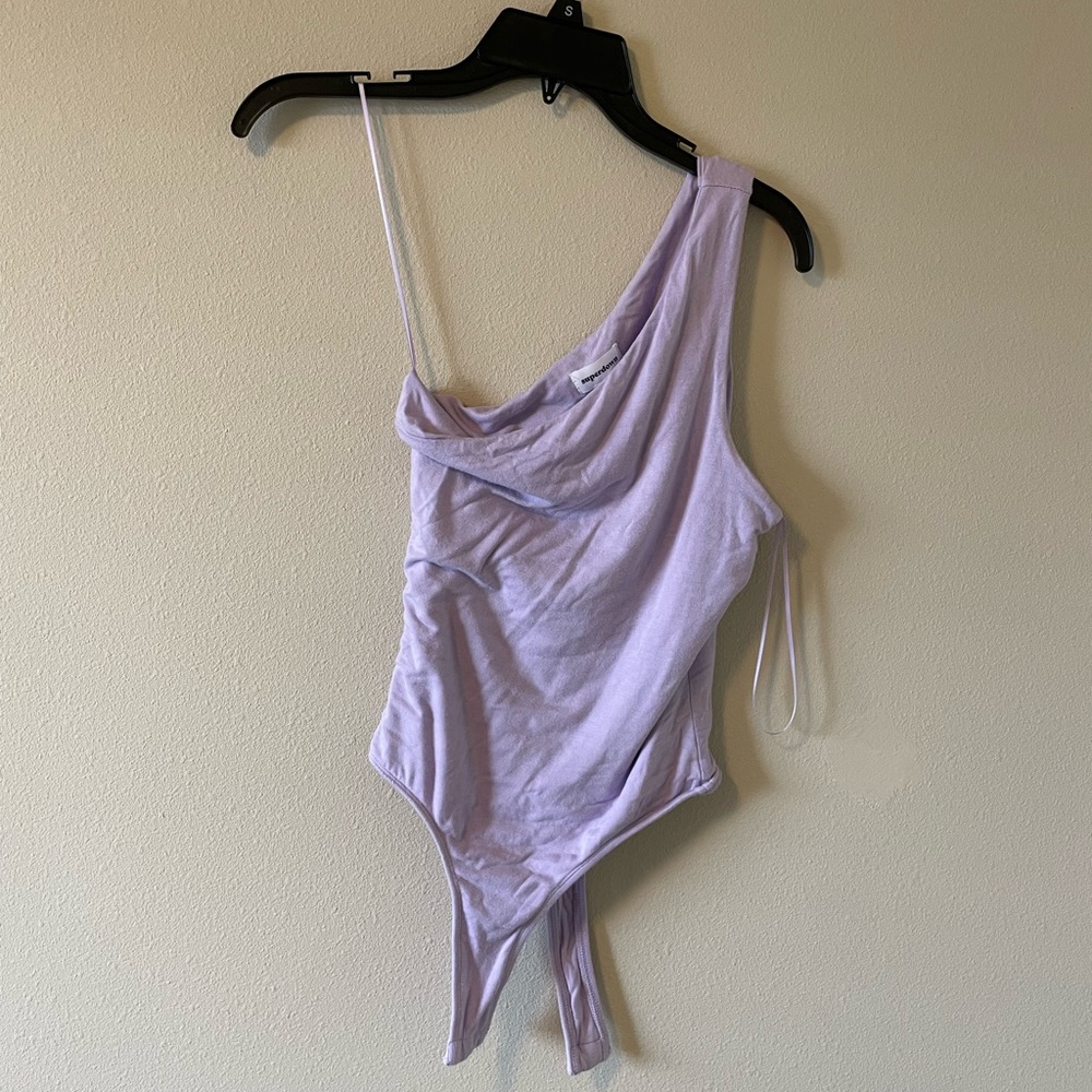 Super down one shoulder bodysuit